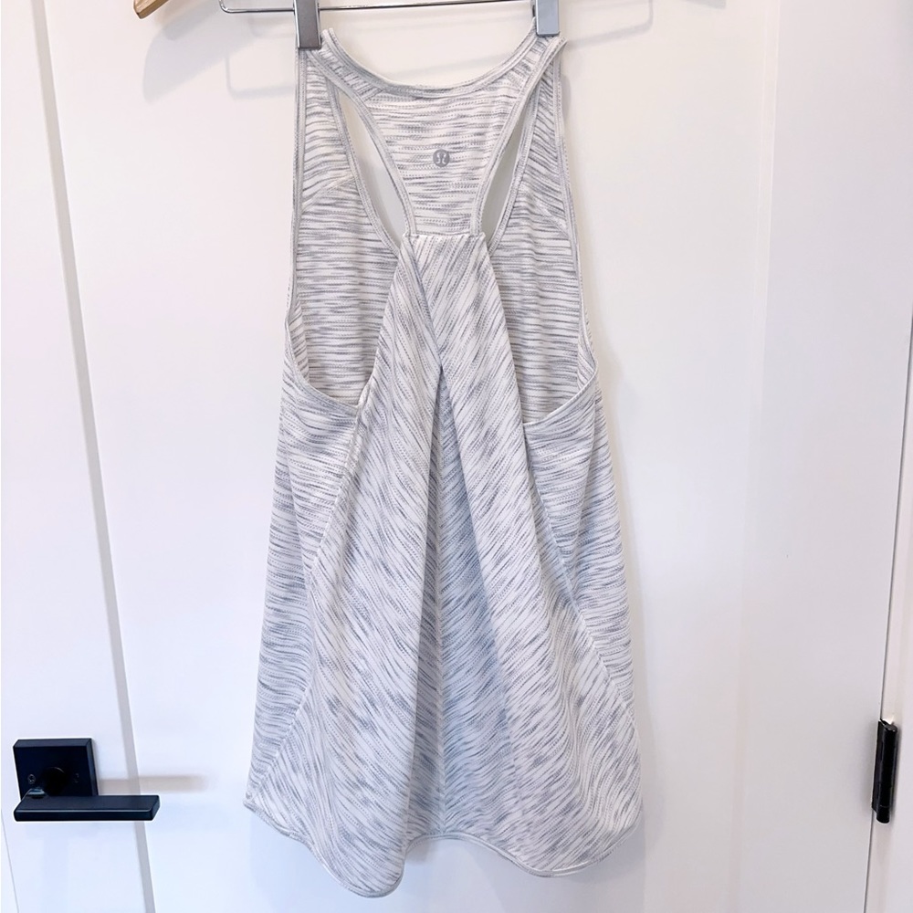 Lululemon Essential Tank Pleated Workout Yoga Active Size 4